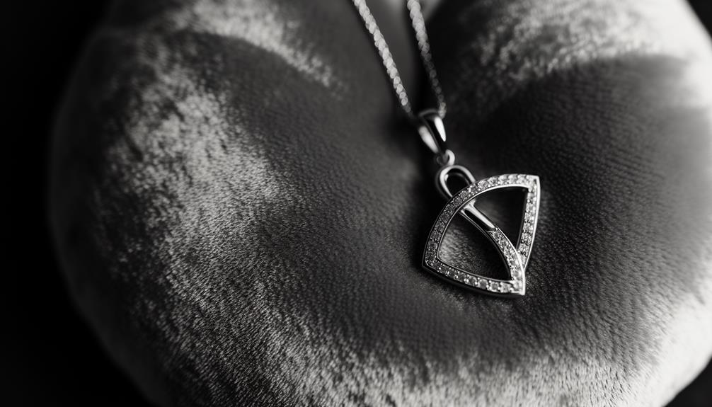 glamorous accessories and trends